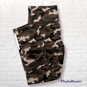 ‼️SOLD‼️ EUC - ZYIA Light Green Camo Reflective Soft n Snug Mid-Rise - 8/10